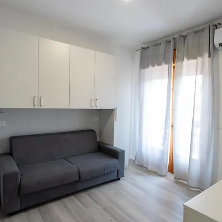 בית הארחה Prestige House 9 *