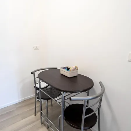 Prestige House 9 斯卡莱阿